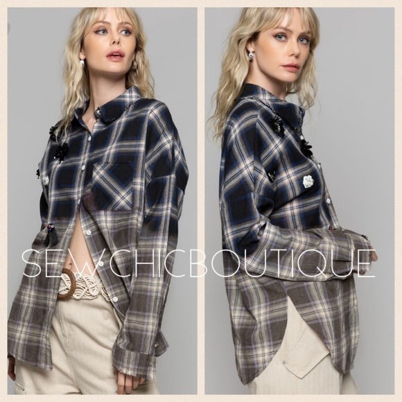 Casual + Chic Plaid Gradient Woven Top - Picture 7 of 9